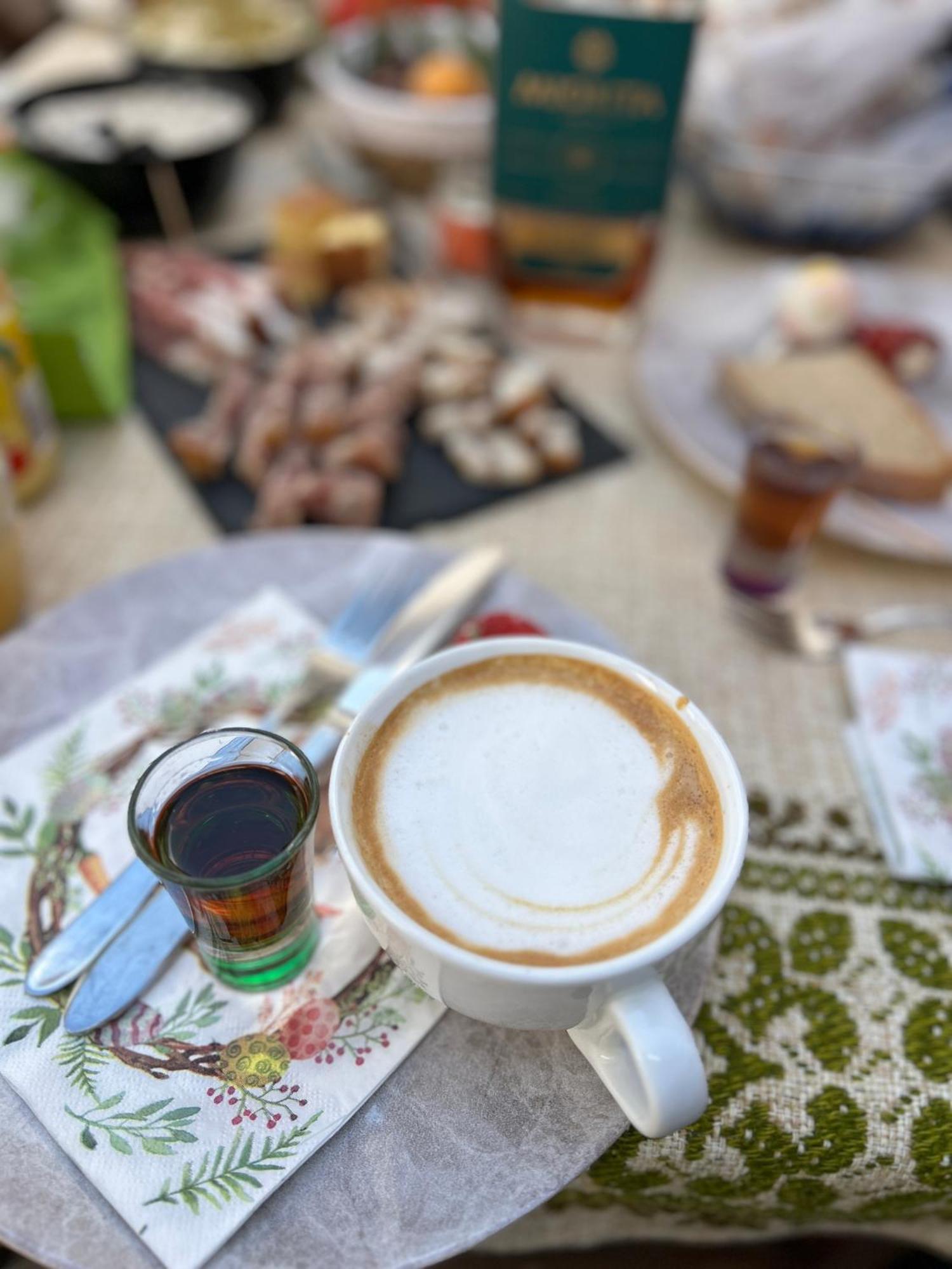 Kaffeinn Specialty Coffee Байле Уну Май Екстериор снимка